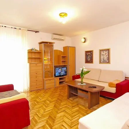 Apartment Ennio 399 *